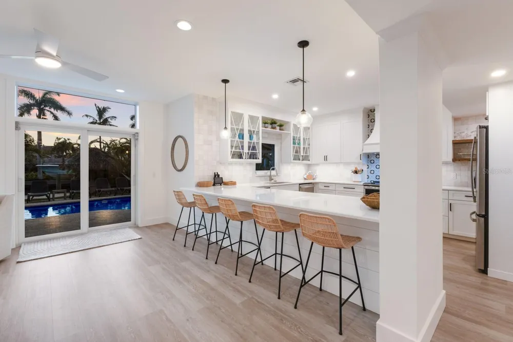 212 OAK AVENUE Anna Maria, FL 34216
