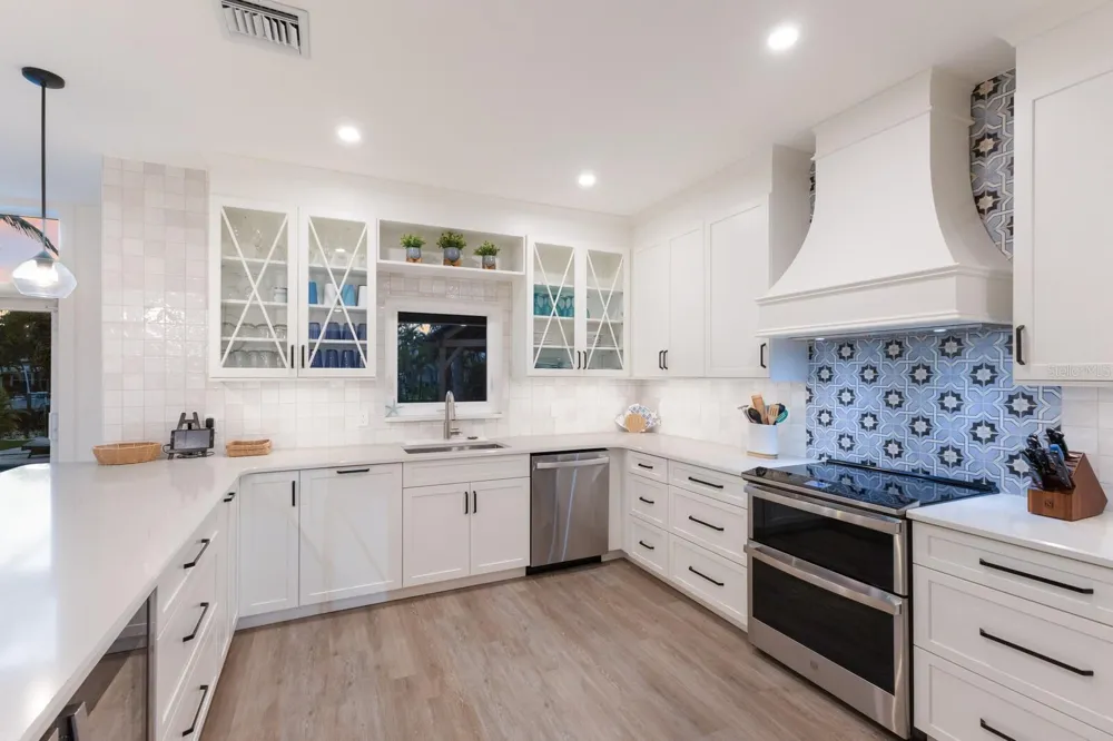 212 OAK AVENUE Anna Maria, FL 34216