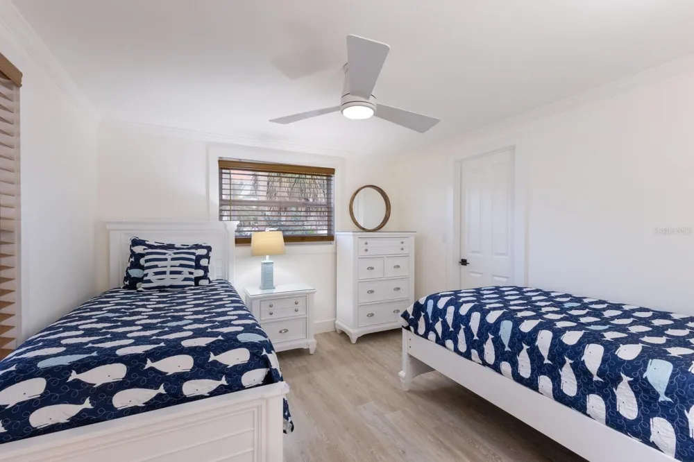 212 OAK AVENUE Anna Maria, FL 34216