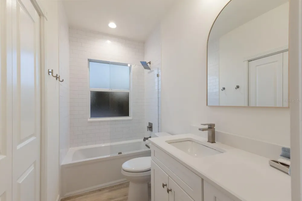 212 OAK AVENUE Anna Maria, FL 34216