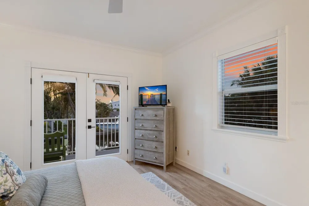 212 OAK AVENUE Anna Maria, FL 34216