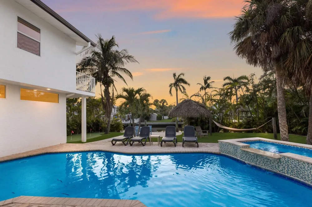 212 OAK AVENUE Anna Maria, FL 34216