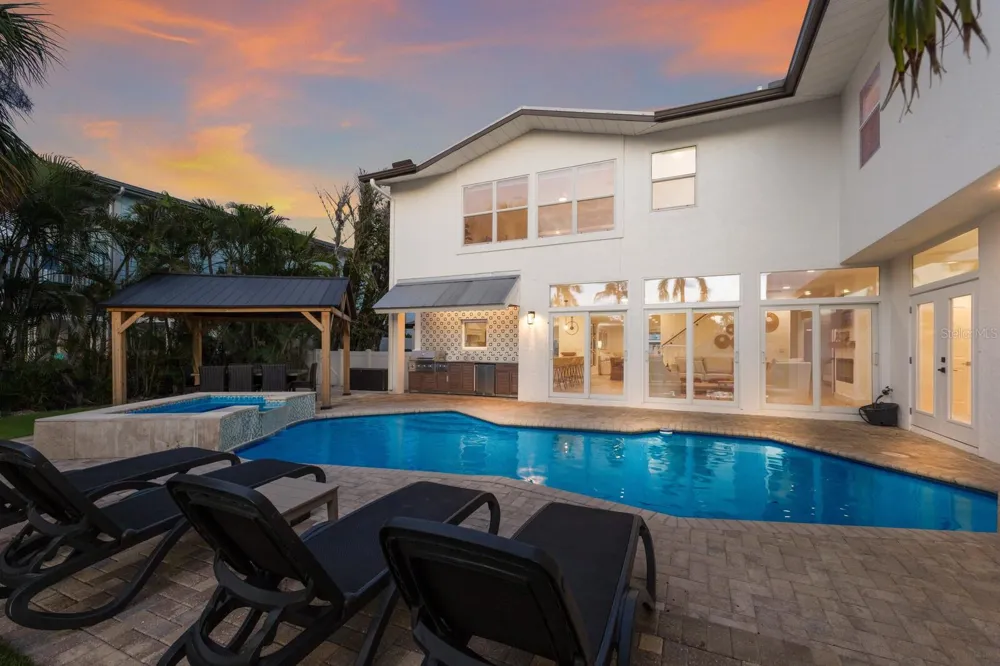 212 OAK AVENUE Anna Maria, FL 34216
