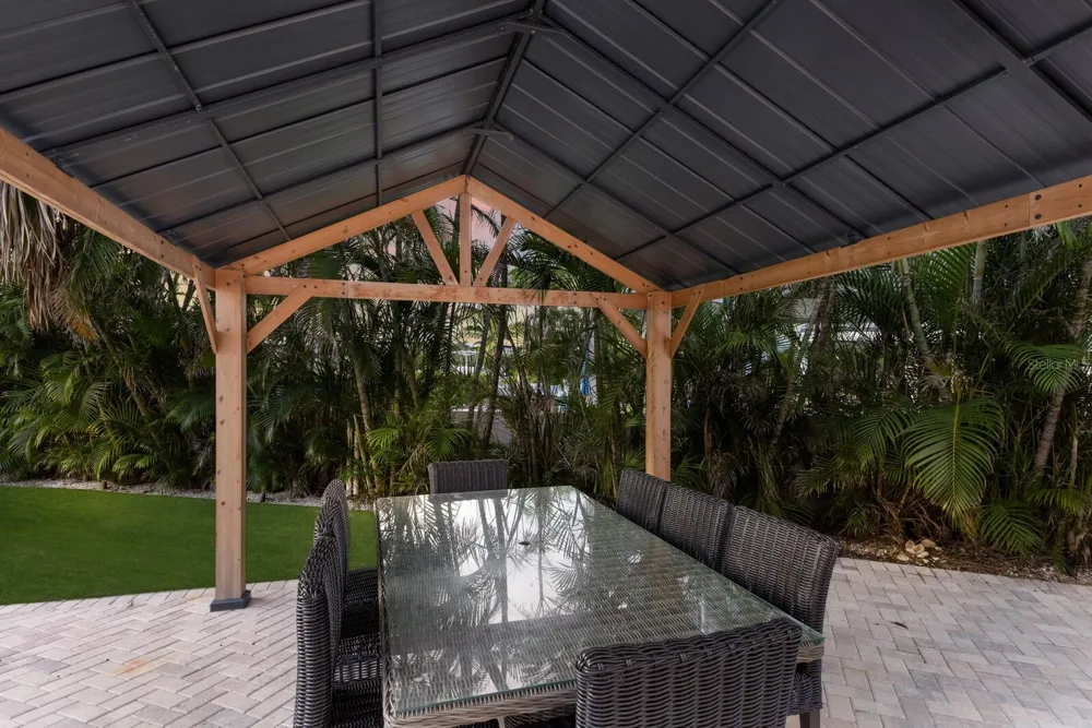 212 OAK AVENUE Anna Maria, FL 34216