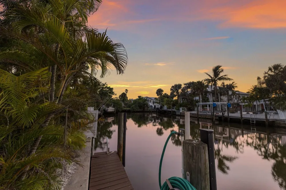 212 OAK AVENUE Anna Maria, FL 34216