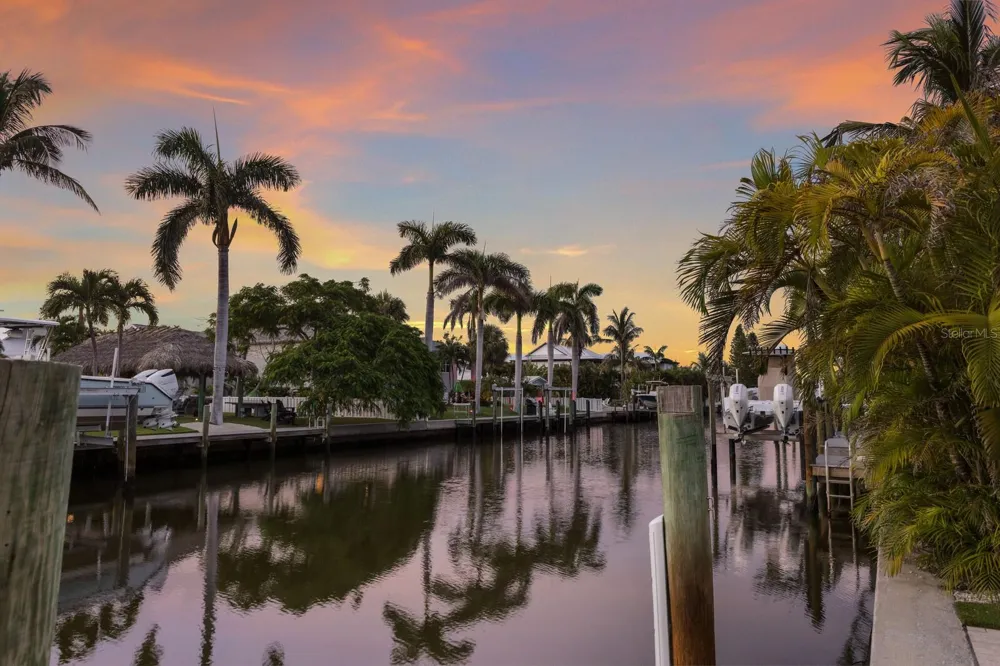 212 OAK AVENUE Anna Maria, FL 34216