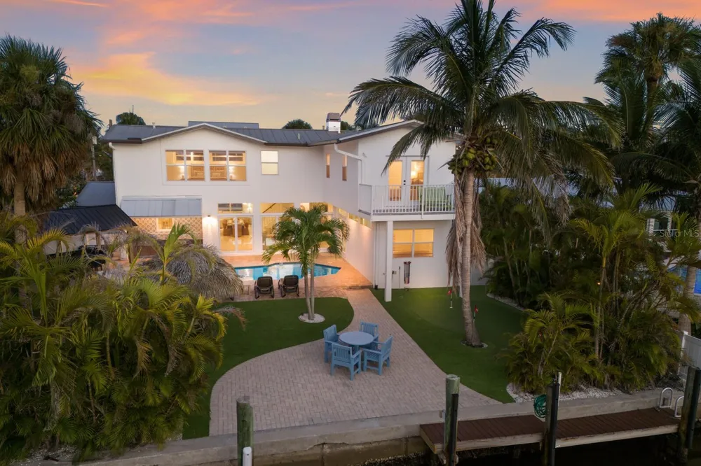 212 OAK AVENUE Anna Maria, FL 34216
