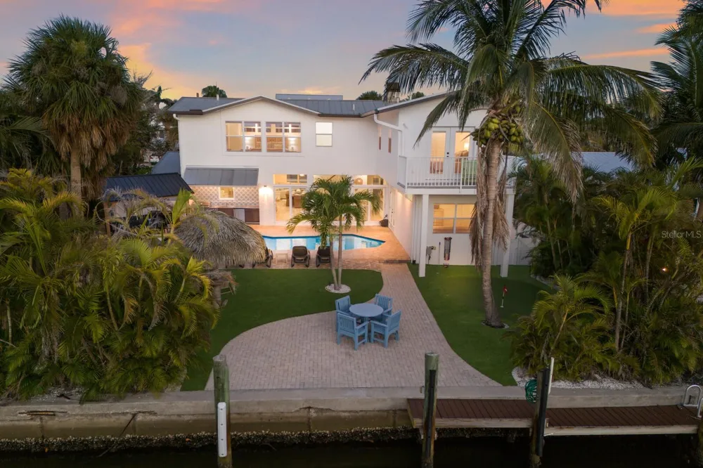 212 OAK AVENUE Anna Maria, FL 34216