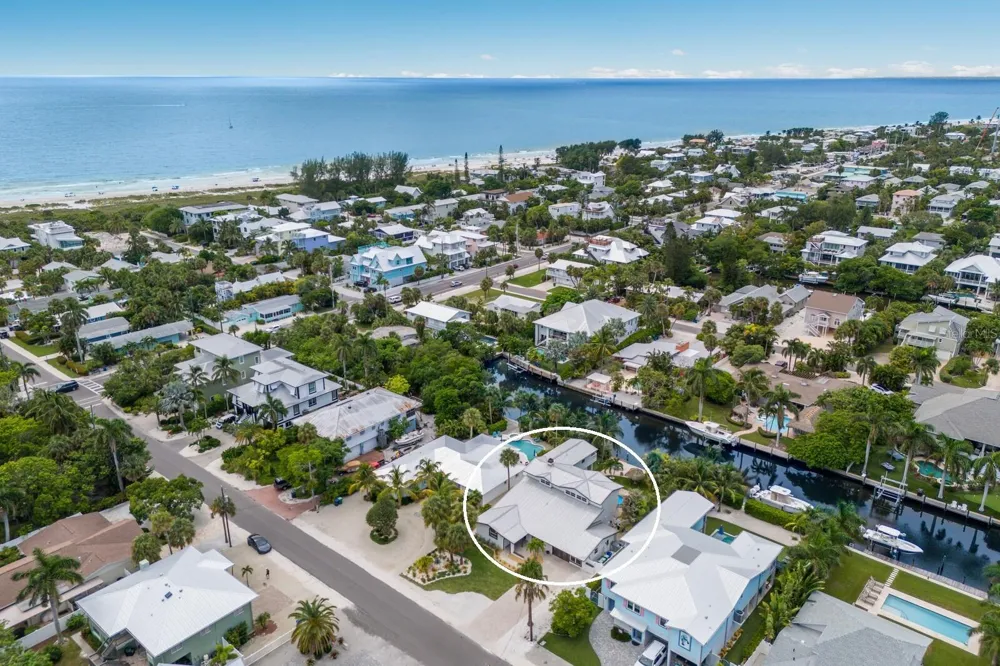 212 OAK AVENUE Anna Maria, FL 34216