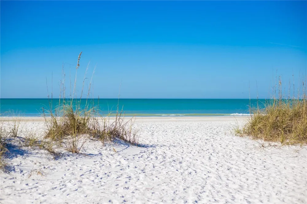 212 OAK AVENUE Anna Maria, FL 34216