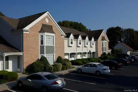 10 Sylvan Lane #10