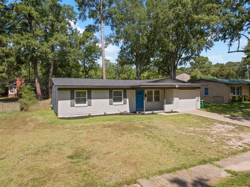 3915 Sabine Texarkana, TX 75503