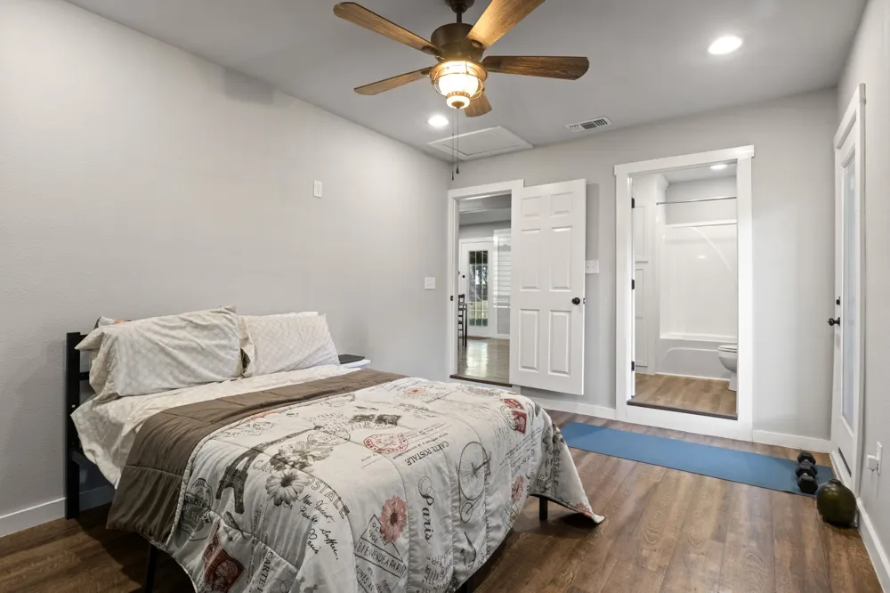 3915 Sabine Texarkana, TX 75503
