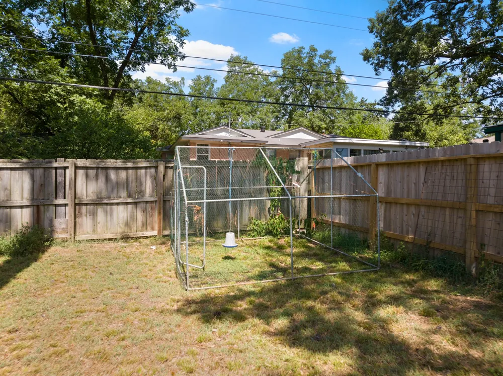 3915 Sabine Texarkana, TX 75503