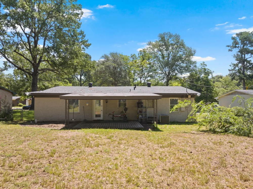 3915 Sabine Texarkana, TX 75503