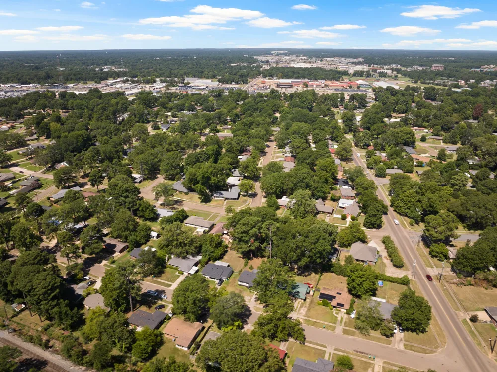 3915 Sabine Texarkana, TX 75503