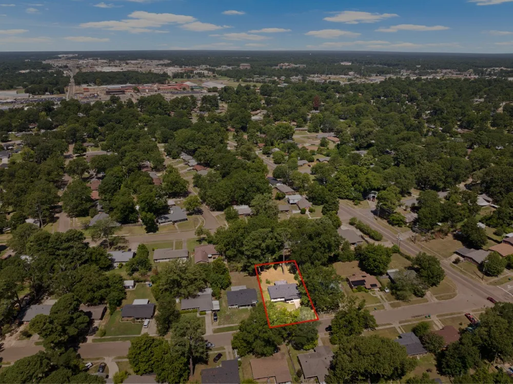 3915 Sabine Texarkana, TX 75503