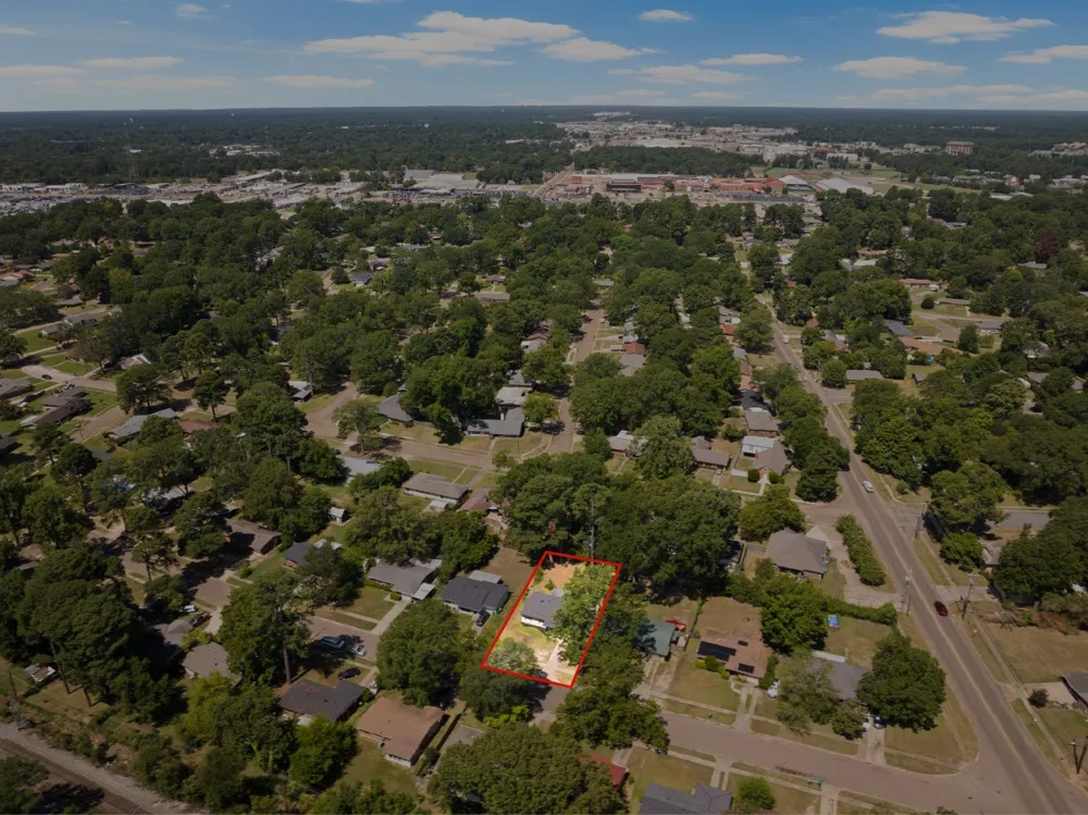 3915 Sabine Texarkana, TX 75503