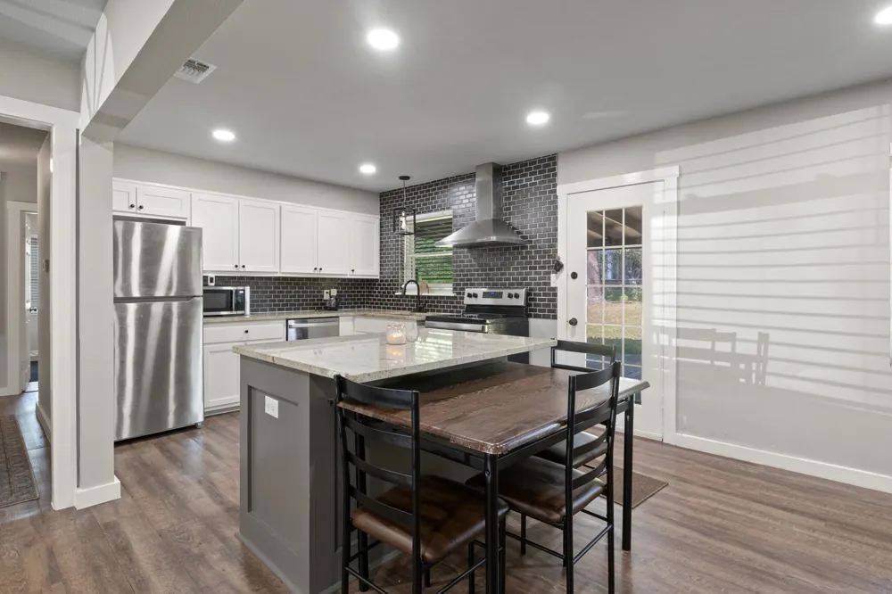 3915 Sabine Texarkana, TX 75503