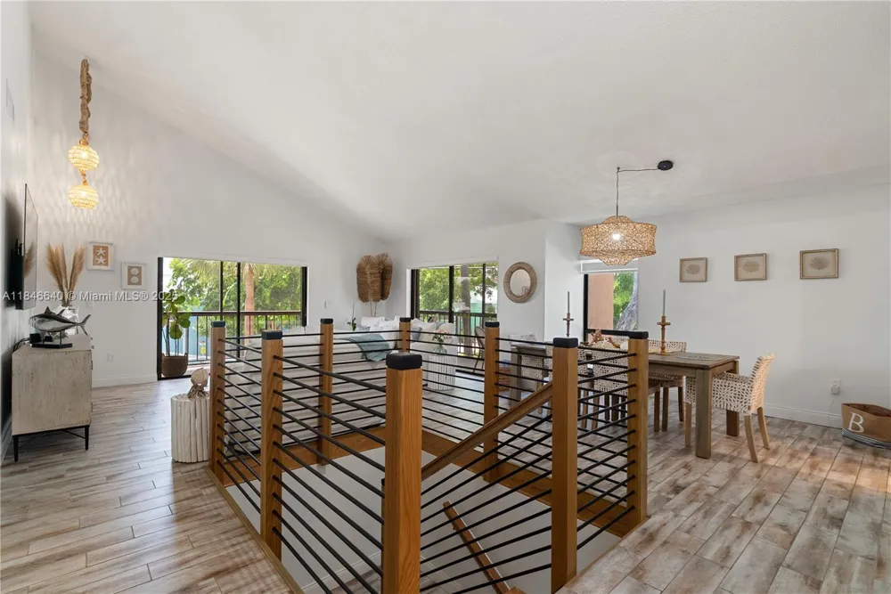 9812 Windward Ave Key Largo, FL 33037