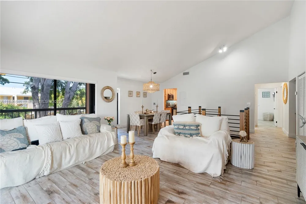 9812 Windward Ave Key Largo, FL 33037