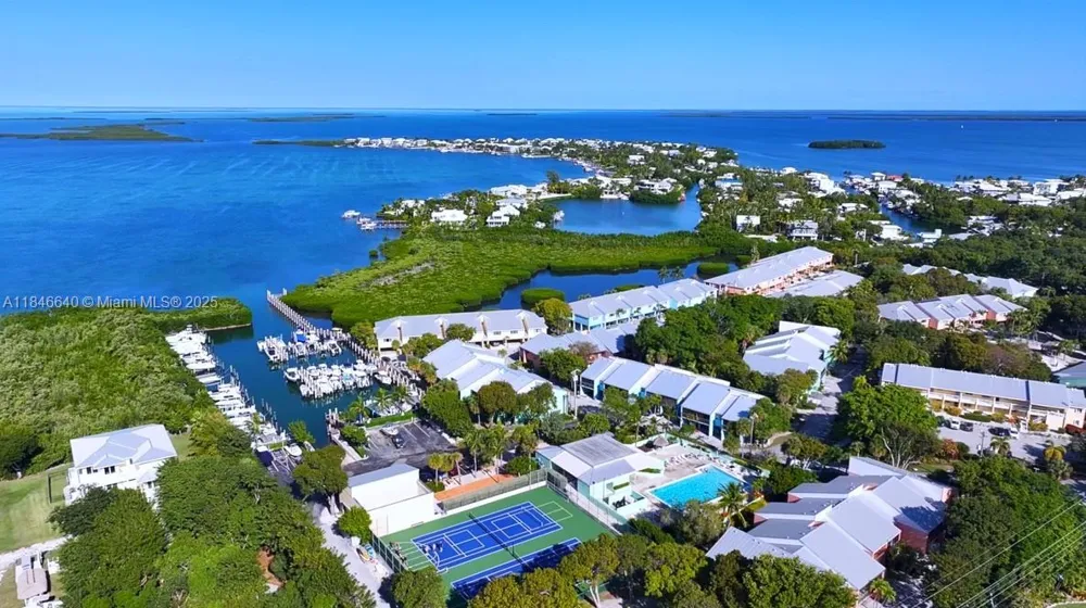 9812 Windward Ave Key Largo, FL 33037