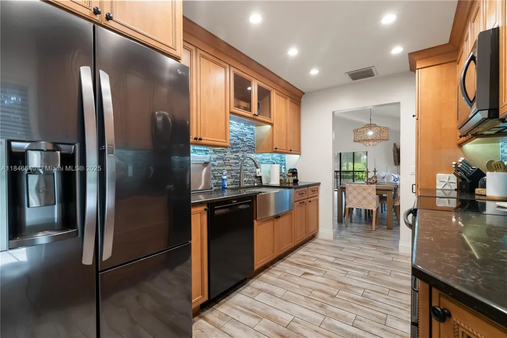 9812 Windward Ave Key Largo, FL 33037