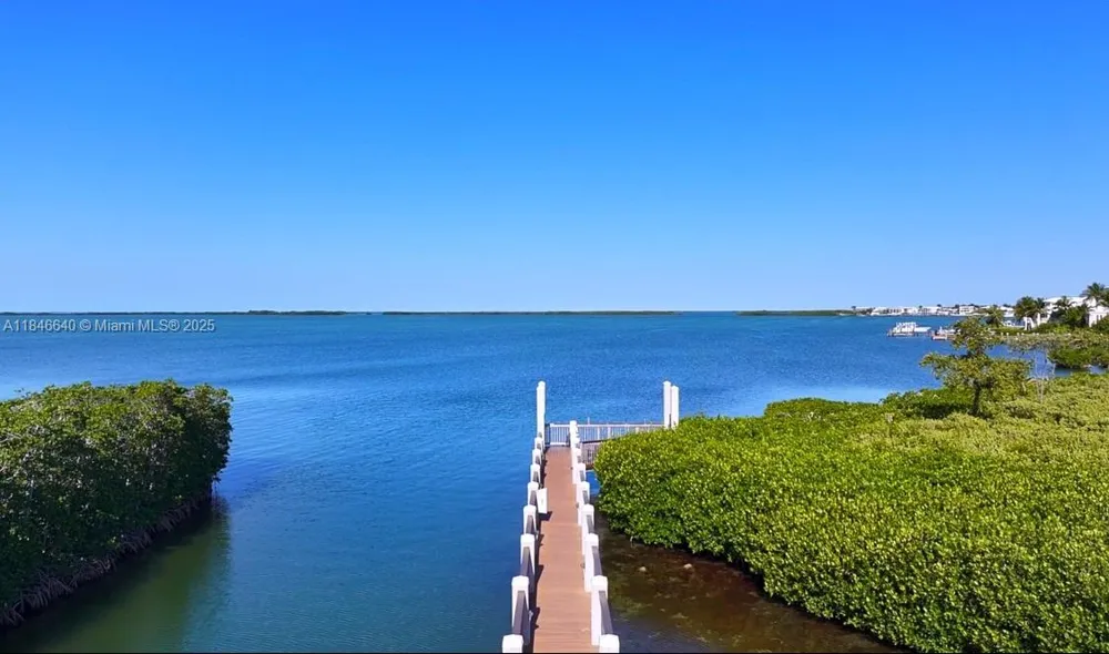 9812 Windward Ave Key Largo, FL 33037