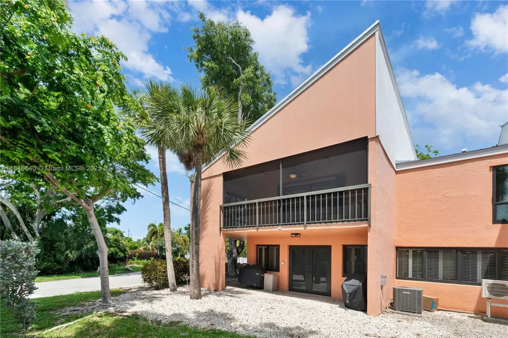 9812 Windward Ave Key Largo, FL 33037