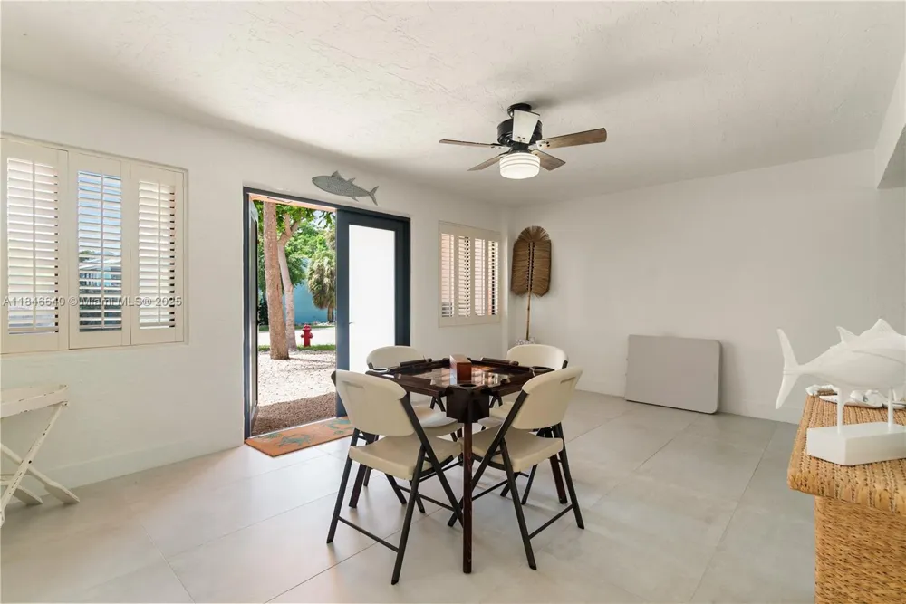 9812 Windward Ave Key Largo, FL 33037