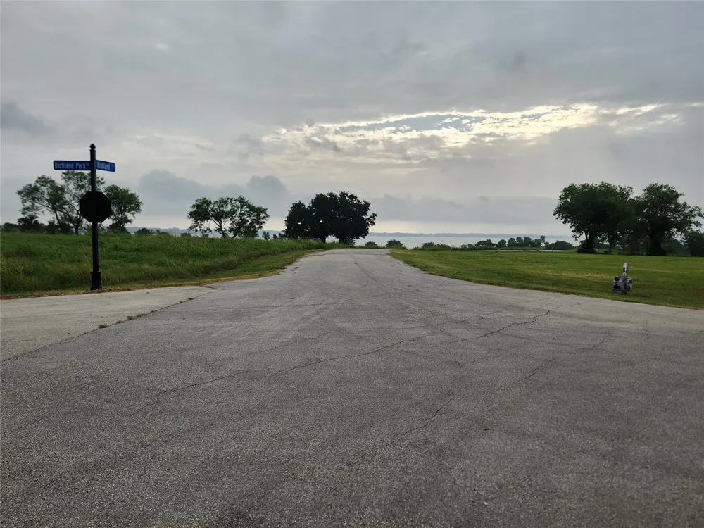 Richland Park Drive Mildred, TX 75109