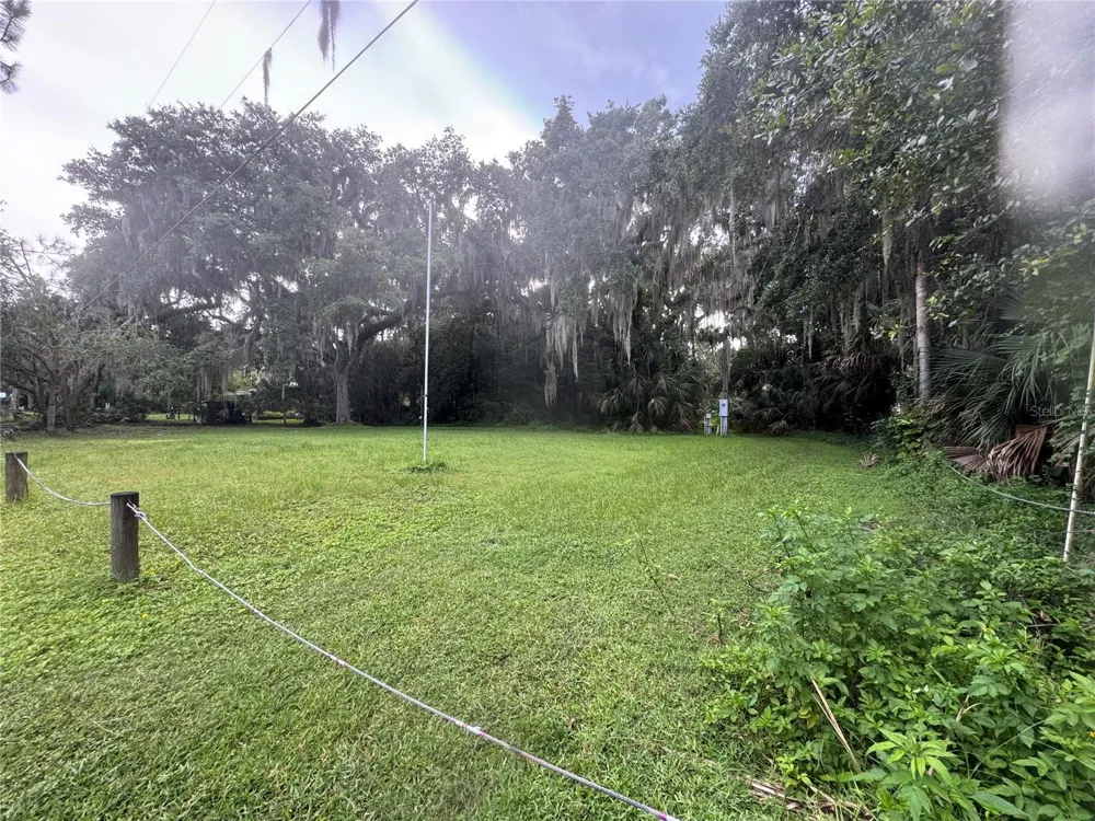 1530 SWAMP LANE Geneva, FL 32732