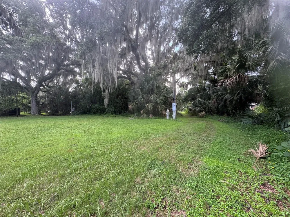 1530 SWAMP LANE Geneva, FL 32732