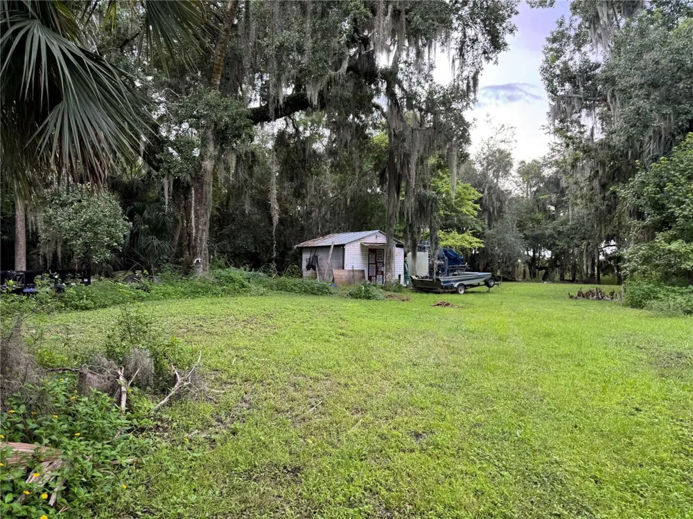 1530 SWAMP LANE Geneva, FL 32732