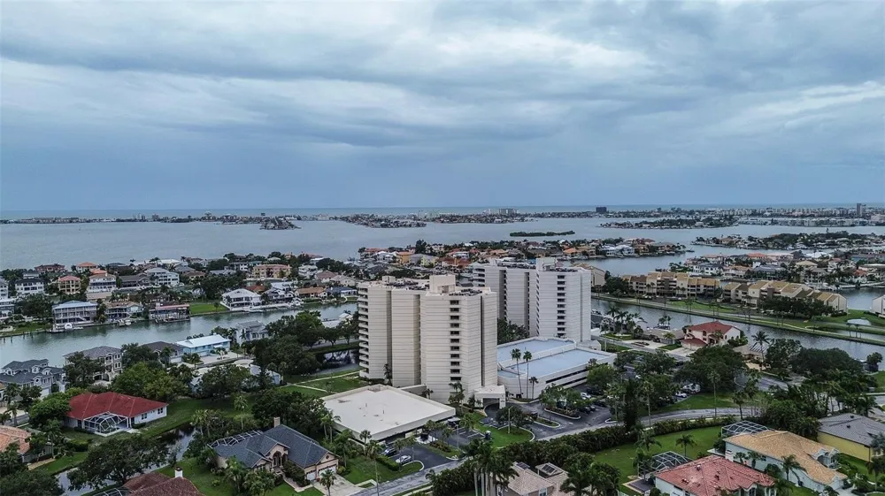 5940 PELICAN BAY PLAZA S #406 Gulfport, FL 33707