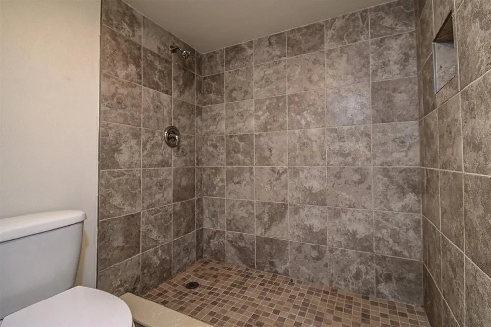 5940 PELICAN BAY PLAZA S #406 Gulfport, FL 33707