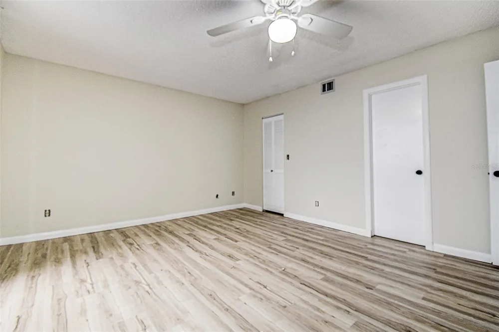 5940 PELICAN BAY PLAZA S #406 Gulfport, FL 33707