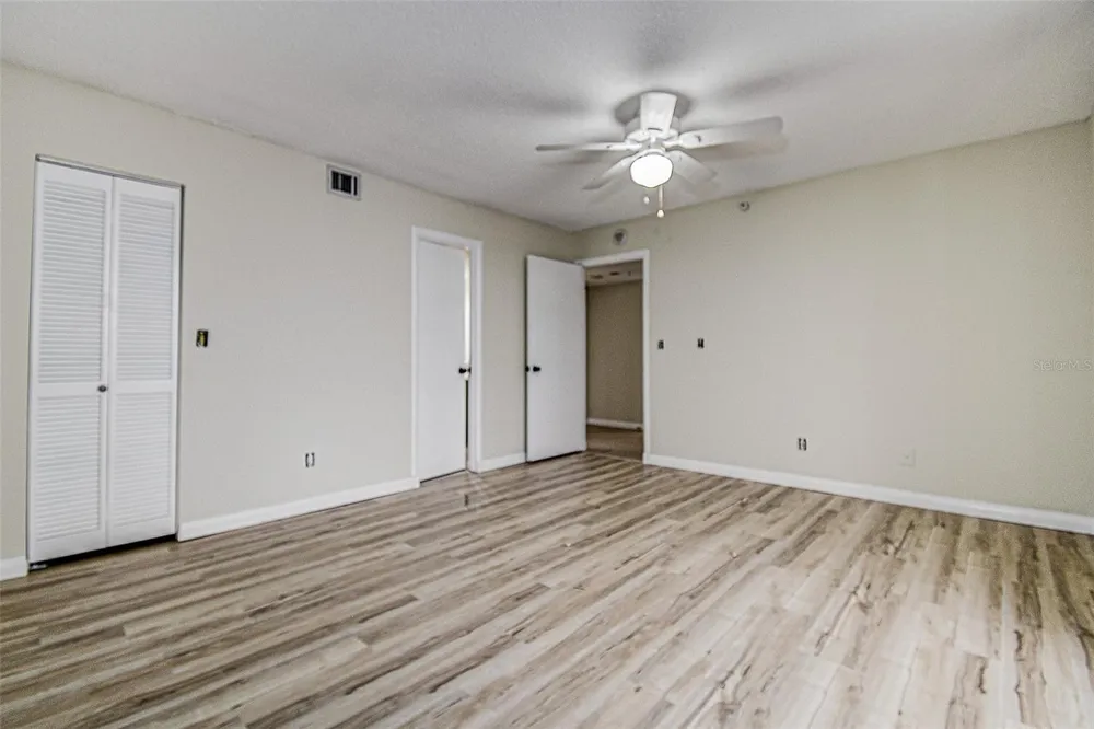5940 PELICAN BAY PLAZA S #406 Gulfport, FL 33707