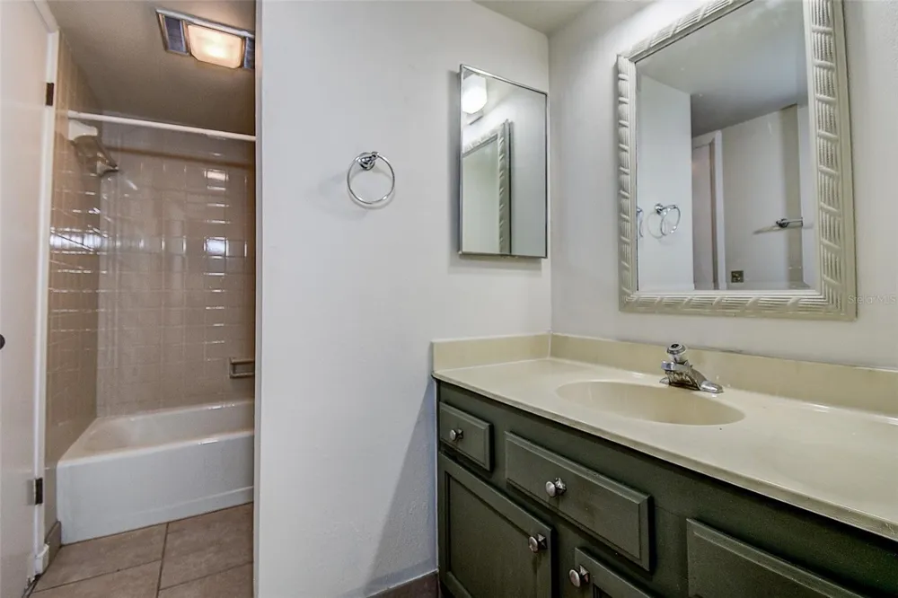5940 PELICAN BAY PLAZA S #406 Gulfport, FL 33707