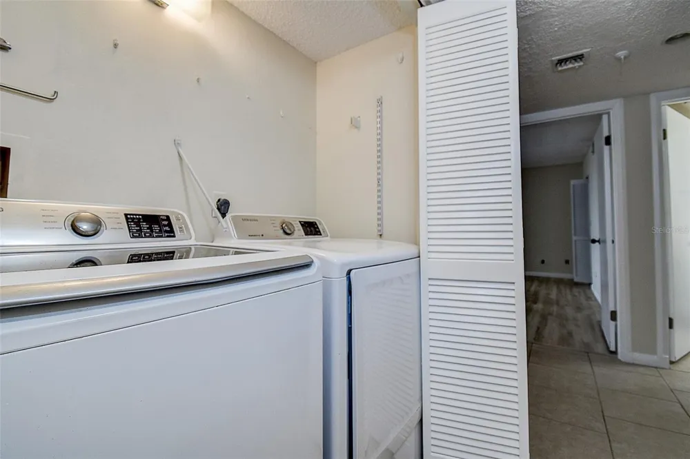 5940 PELICAN BAY PLAZA S #406 Gulfport, FL 33707