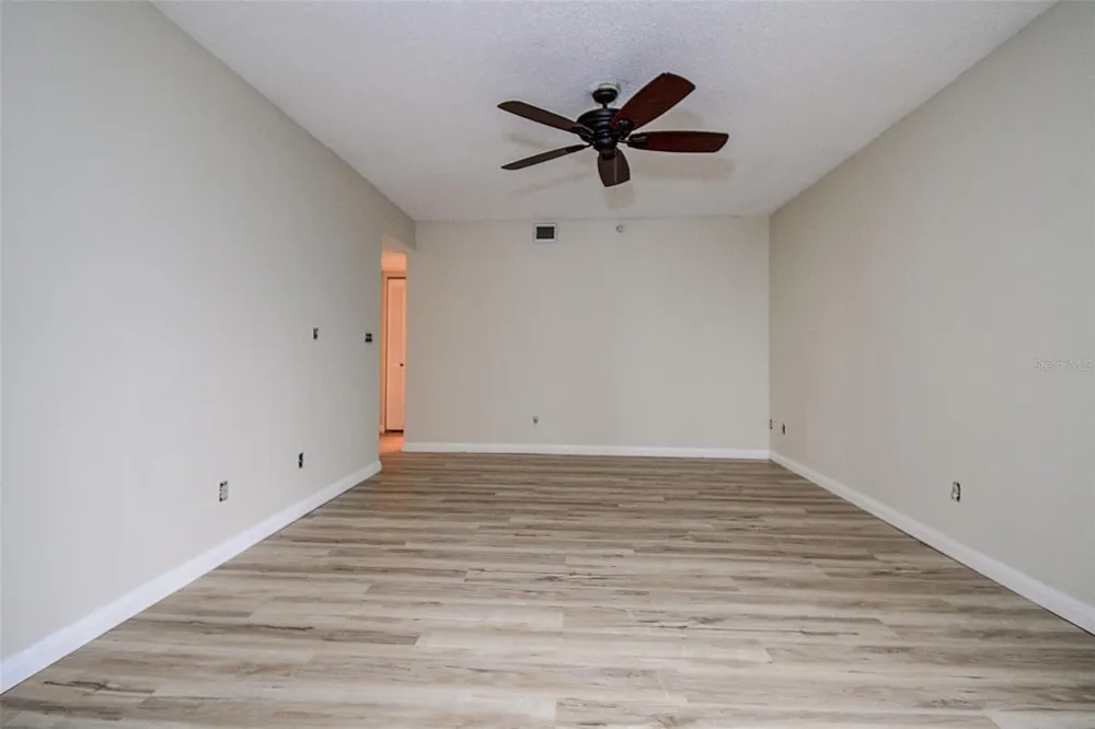 5940 PELICAN BAY PLAZA S #406 Gulfport, FL 33707