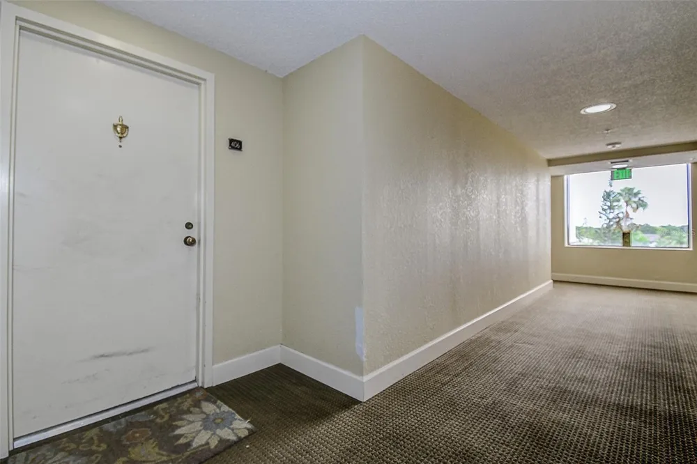 5940 PELICAN BAY PLAZA S #406 Gulfport, FL 33707