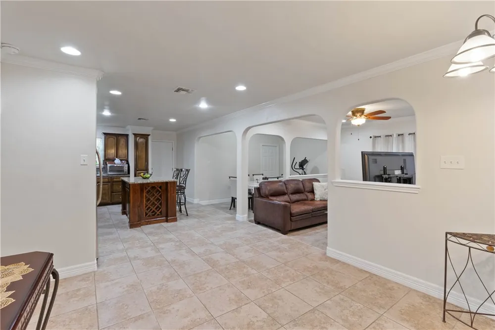 1126 Green Willow Drive Corpus Christi, TX 78405
