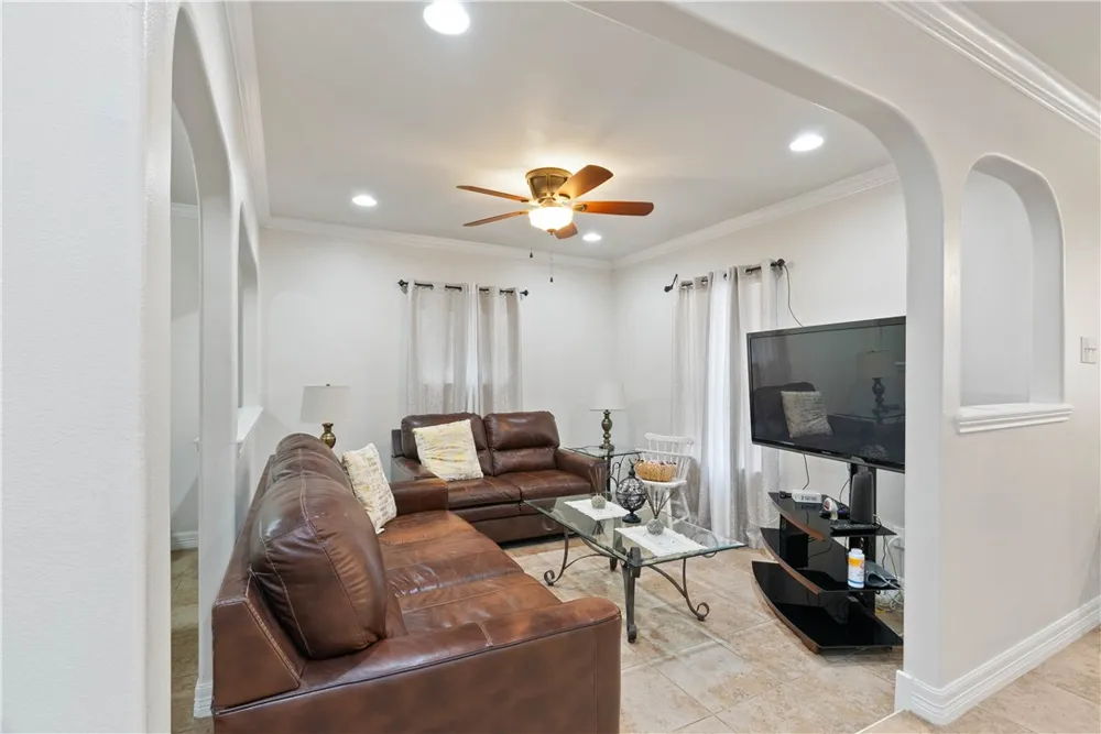 1126 Green Willow Drive Corpus Christi, TX 78405