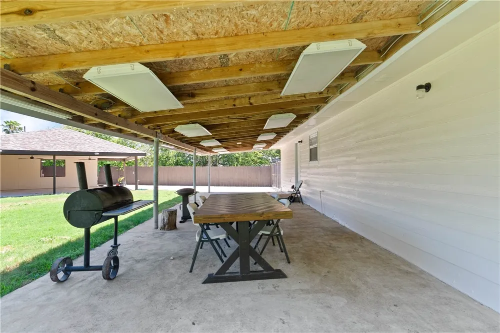 1126 Green Willow Drive Corpus Christi, TX 78405