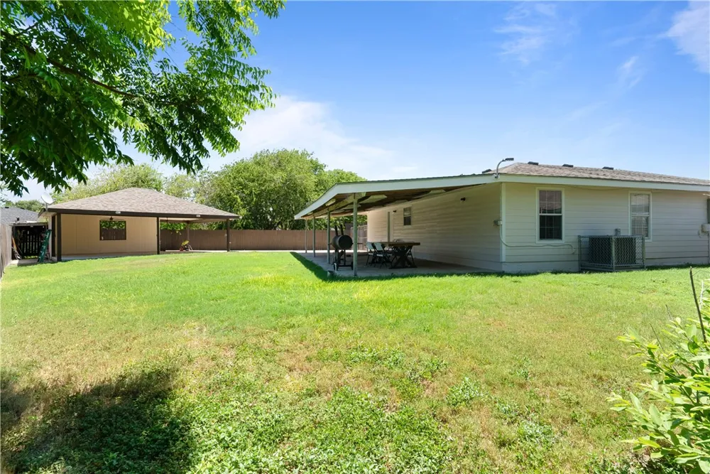 1126 Green Willow Drive Corpus Christi, TX 78405