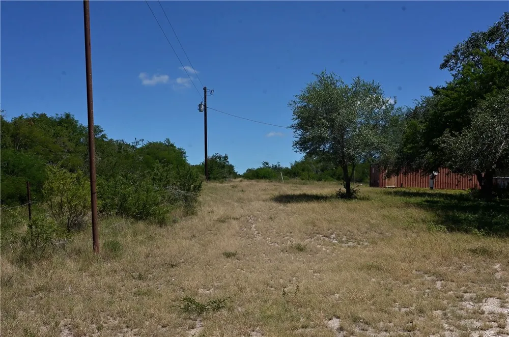 1641 Charco Beeville, TX 78102