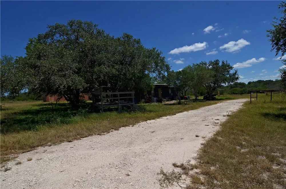 1641 Charco Beeville, TX 78102