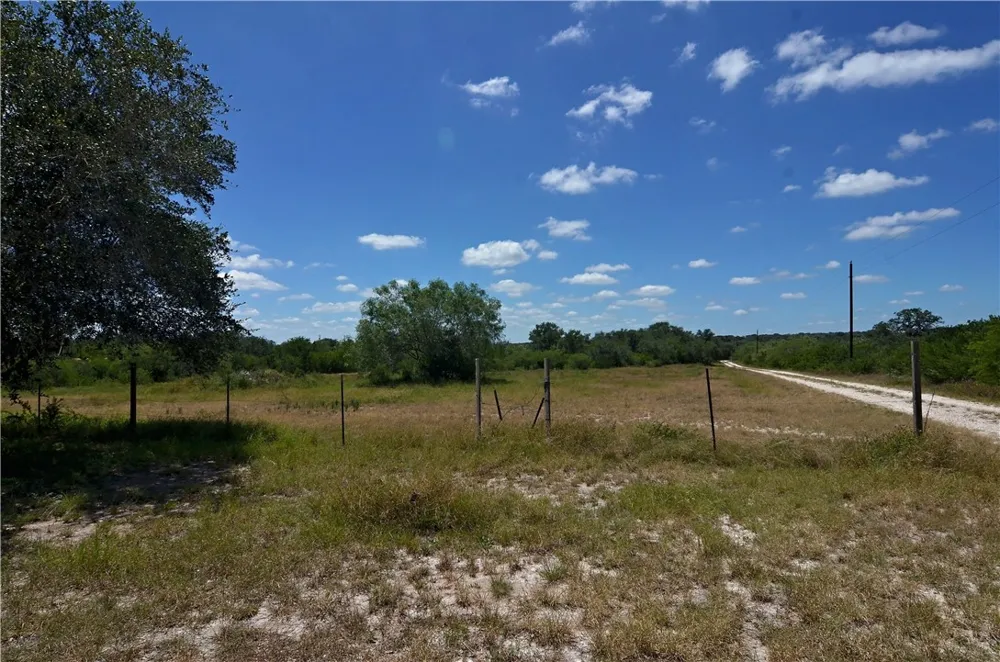 1641 Charco Beeville, TX 78102