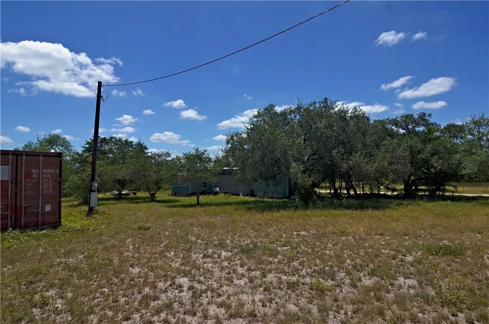 1641 Charco Beeville, TX 78102